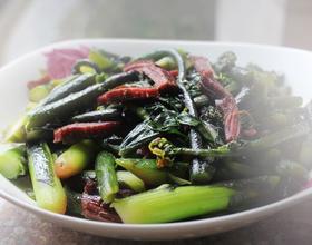 肉干炒紫菜苔