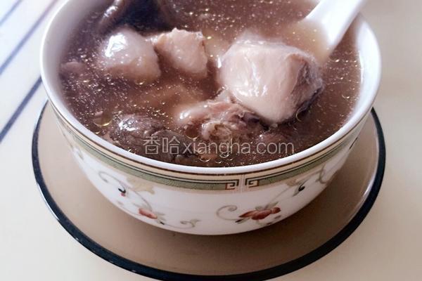 野生红菇煲鸡汤