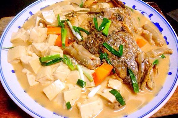 鮸鱼头炖豆腐