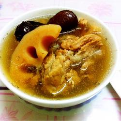 百合莲藕龙骨汤