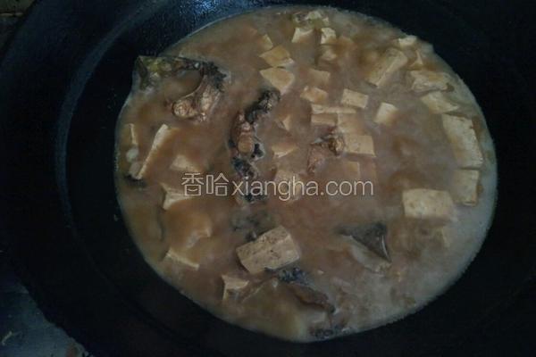 红烧鲫鱼豆腐汤