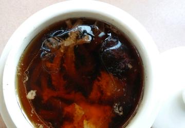 茶树菇煲排骨汤