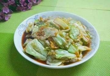 家常酱香包菜