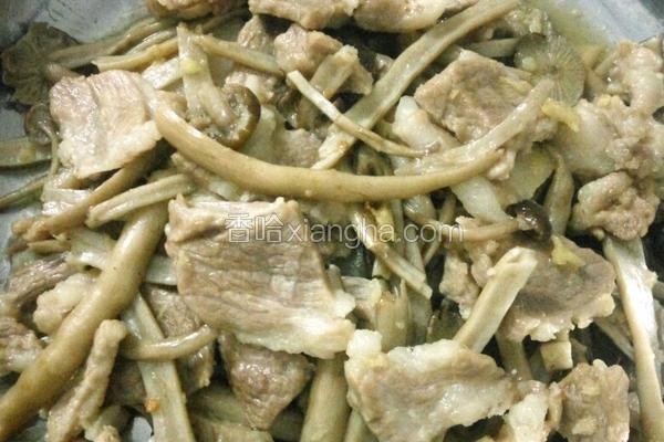 鲜茶树菇炒肉