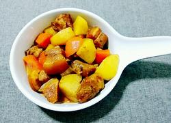 土豆胡萝卜炖五花肉