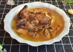 松茸炖鸽子汤