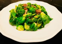 蒜蓉腊肉香炒抱子甘蓝(Brussels Sprouts）