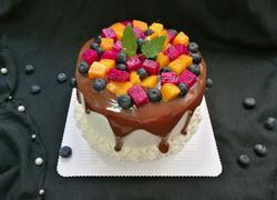 巧克力淋面水果蛋糕