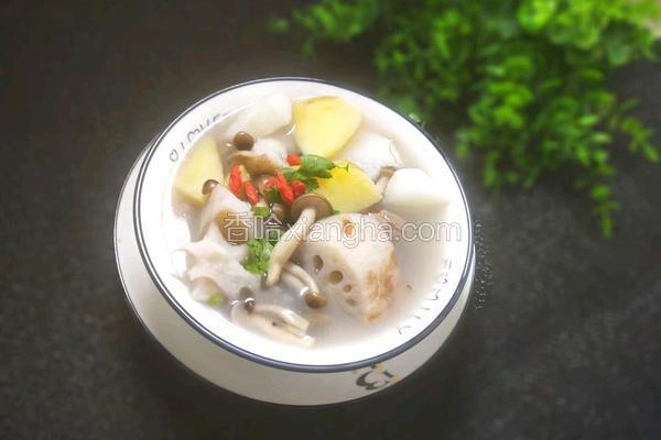 蟹味菇杂蔬汤