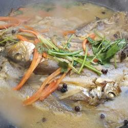 铁锅炖黄花鱼