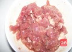 黄瓜木耳炒肉的做法图解1