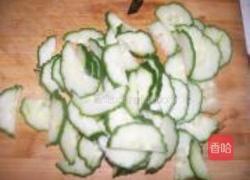 黄瓜木耳炒肉的做法图解3