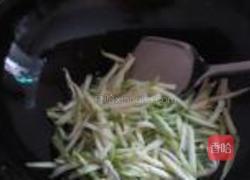 西葫芦炒蛋的做法图解3