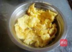 金针菇卷心菜炒鸡蛋的做法图解6