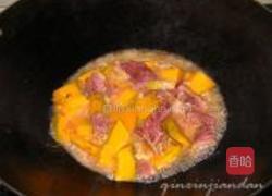 南瓜焖腊鸭腿的做法图解5