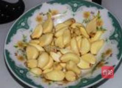 大蒜烧鲶鱼的做法图解4