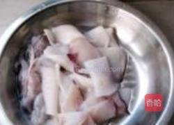 西兰花炒鱿鱼的做法图解3