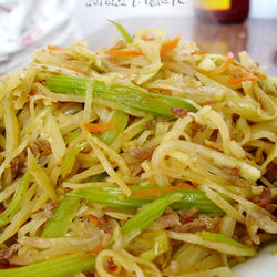 苤蓝丝小炒的做法[图]