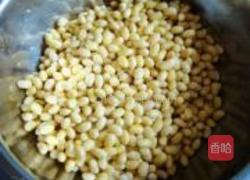 炒黄豆蝎子爪的做法图解1