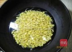 椒香炝豆芽的做法图解1