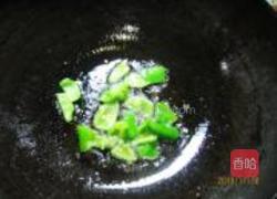 椒香炝豆芽的做法图解4