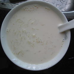 牛奶冰糖燉燕窩的做法[图]