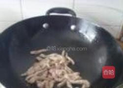 黑木耳炒蒜苗的做法图解3