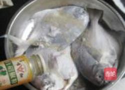 干煎鲳鱼的做法图解2