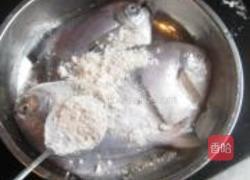 干煎鲳鱼的做法图解3