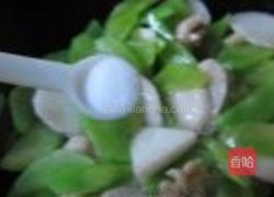 莴笋红椒山药炒肉的做法图解9