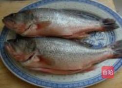 糖醋鲈鱼的做法图解1