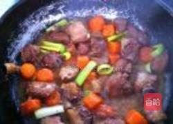 胡萝卜焖排骨的做法图解6