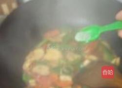 蚝汁彩椒炒双菇的做法图解8
