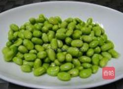 腊肉烧青豆的做法图解1