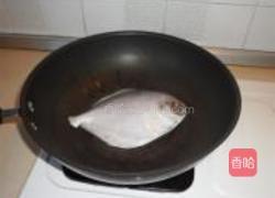 糖醋鲳鱼的做法图解3