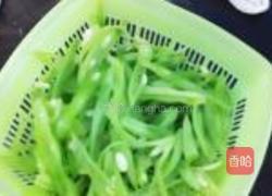 胡萝卜烩四季豆的做法图解4