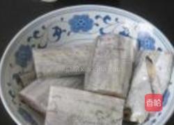 辣味蒜子带鱼的做法图解1