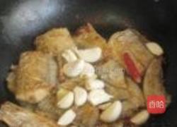 辣味蒜子带鱼的做法图解7