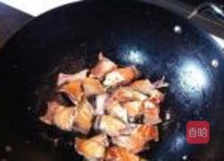 糖醋剥皮鱼的做法图解1