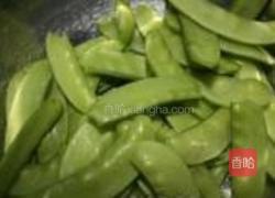 木耳炝荷兰豆的做法图解3
