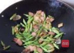 四季豆炒腊肉的做法图解8