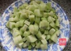 芥末松仁拌芥蓝的做法图解3