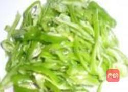 青椒炒菜花的做法图解2
