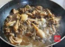小鸡炖蘑菇的做法图解9