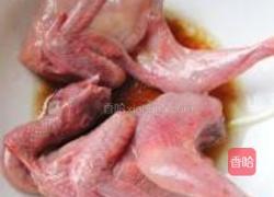 香煎迷迭香鹌鹑的做法图解1