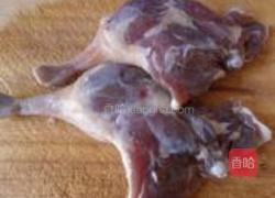 咸鸭腿炖黄豆的做法图解1