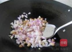 洋葱包菜肉丁的做法图解4