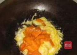 胡萝卜腐竹炒鸡蛋的做法图解6