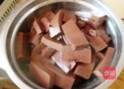 青蒜苗炒羊血的做法图解3