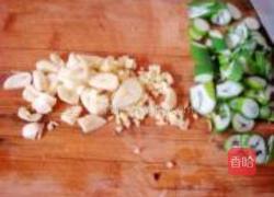 青蒜苗炒羊血的做法图解4